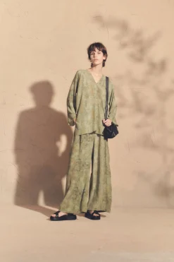 Amina, top in amantis print silk