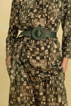 Aro L, brown belt