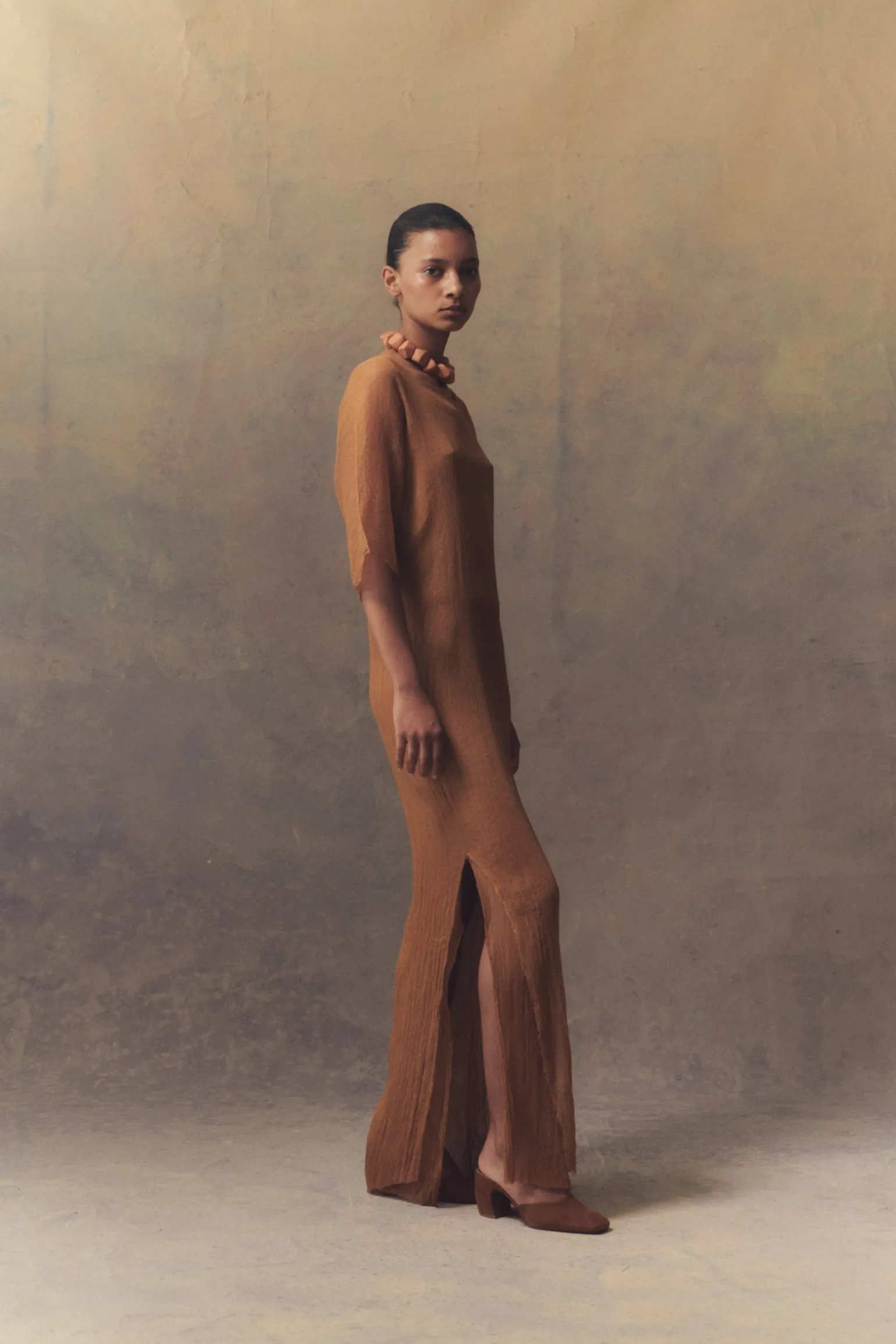 Aurora, long dress in bronze silk bambula