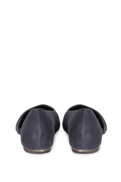Circe, ballerina in graphite suede