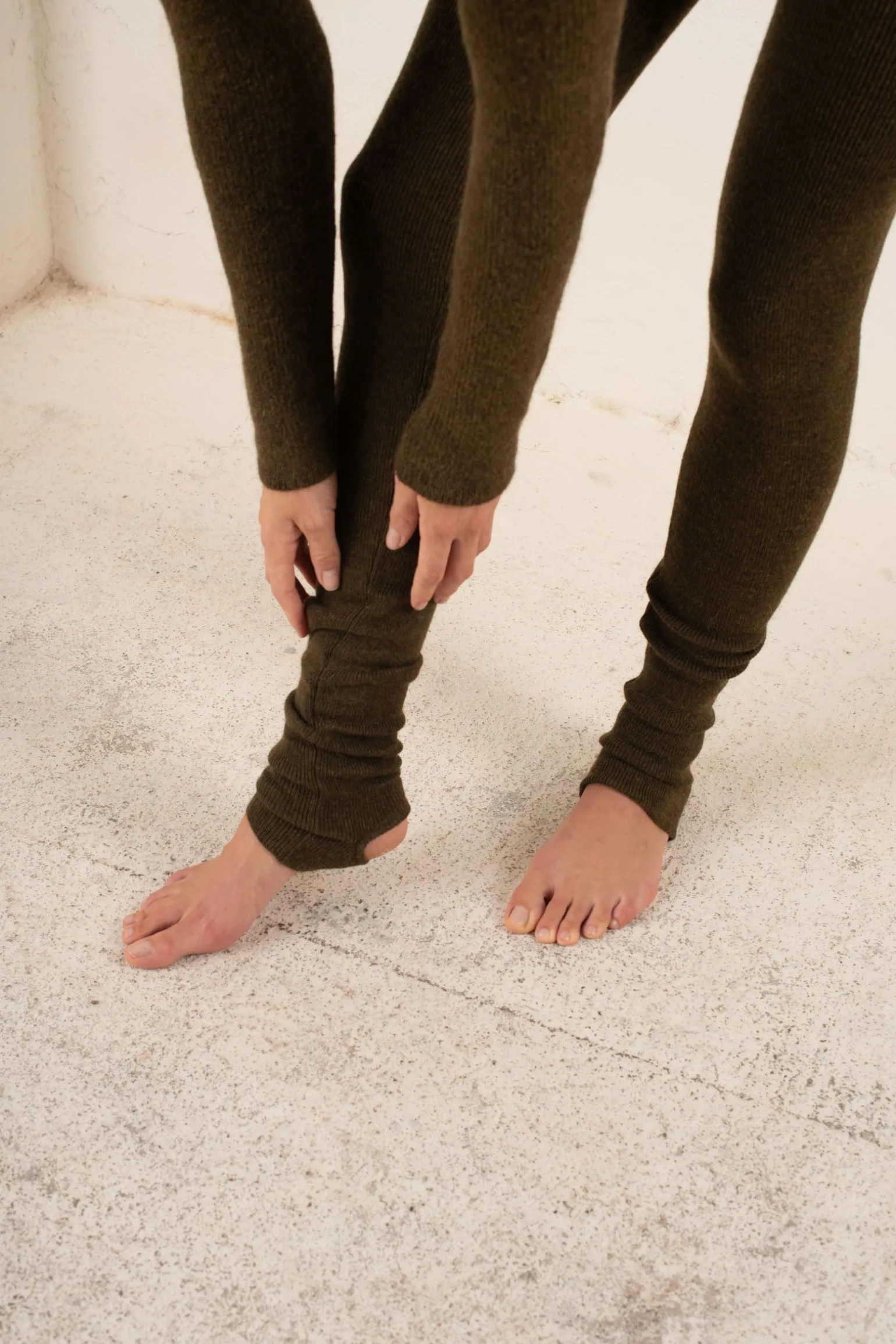 Elmer, khaki leggings in baby alpaca and merino wool