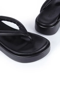 Geisha, black platform flip flops