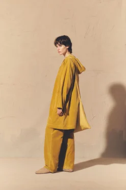 Leandra, velvet coat