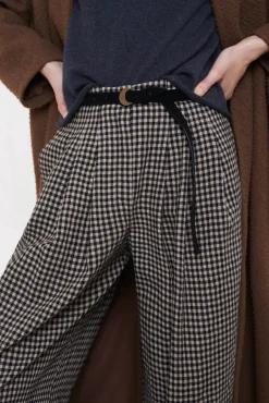 Luna, black suede belt