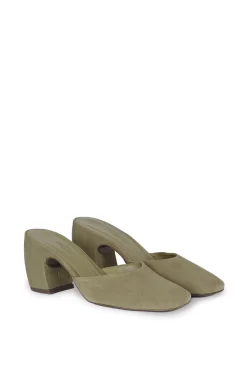 Luna, mule in matte green suede