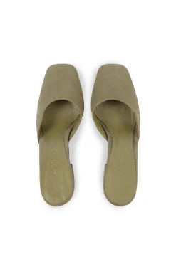 Luna, mule in matte green suede