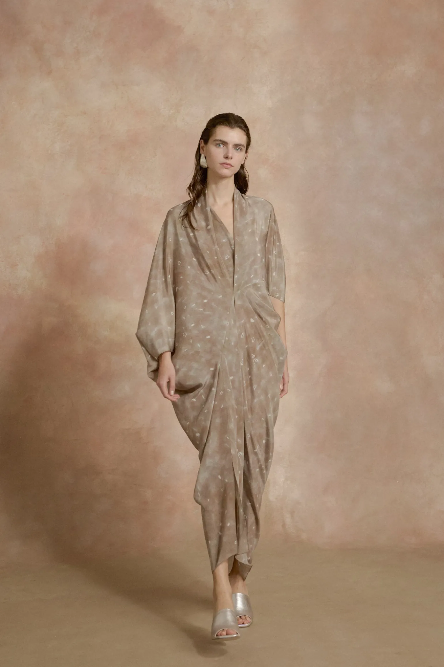 Mayu, vestido en seda verde