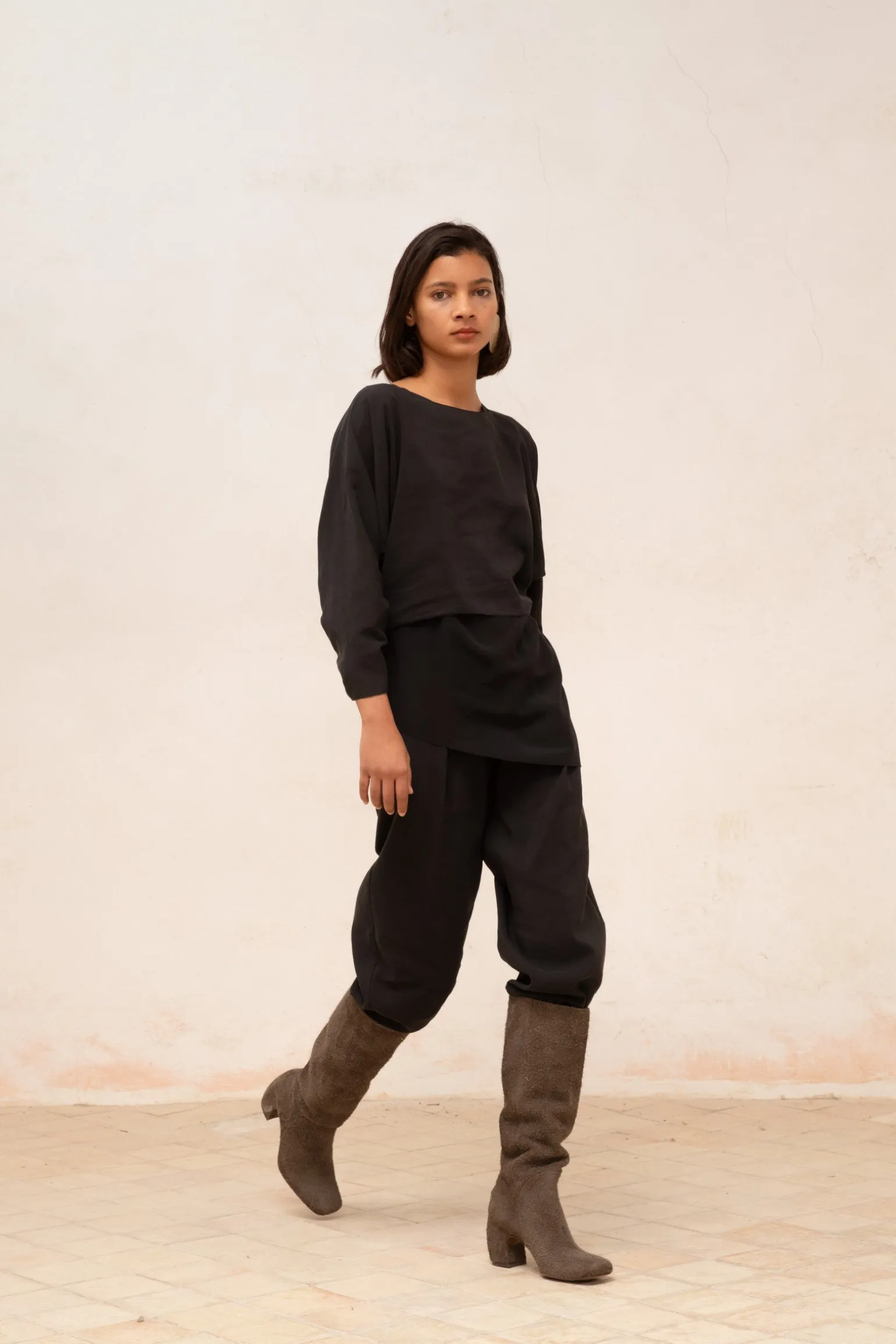 Milla, high boot in graphite brushed suede