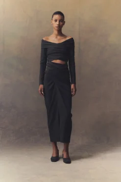 Mira, light peach crop top