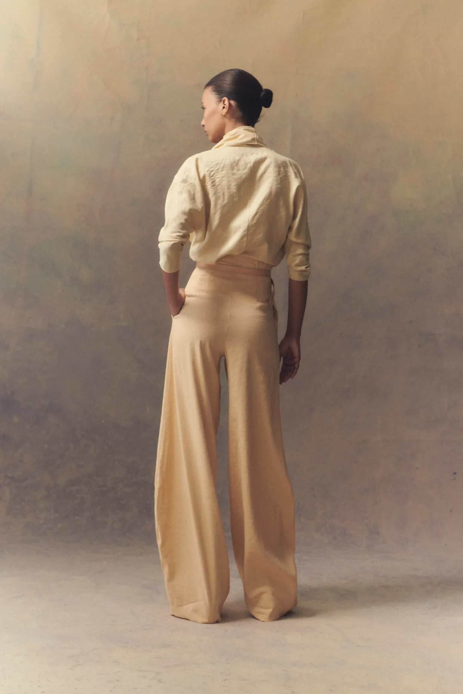 Mira, light peach high-waisted pants