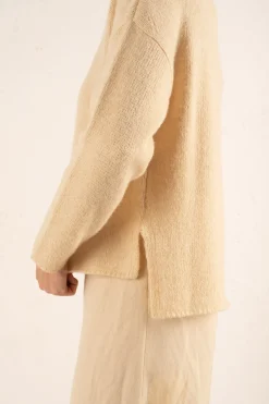 Nima, oversized jumper in alpaca, cashmere and ivory silk