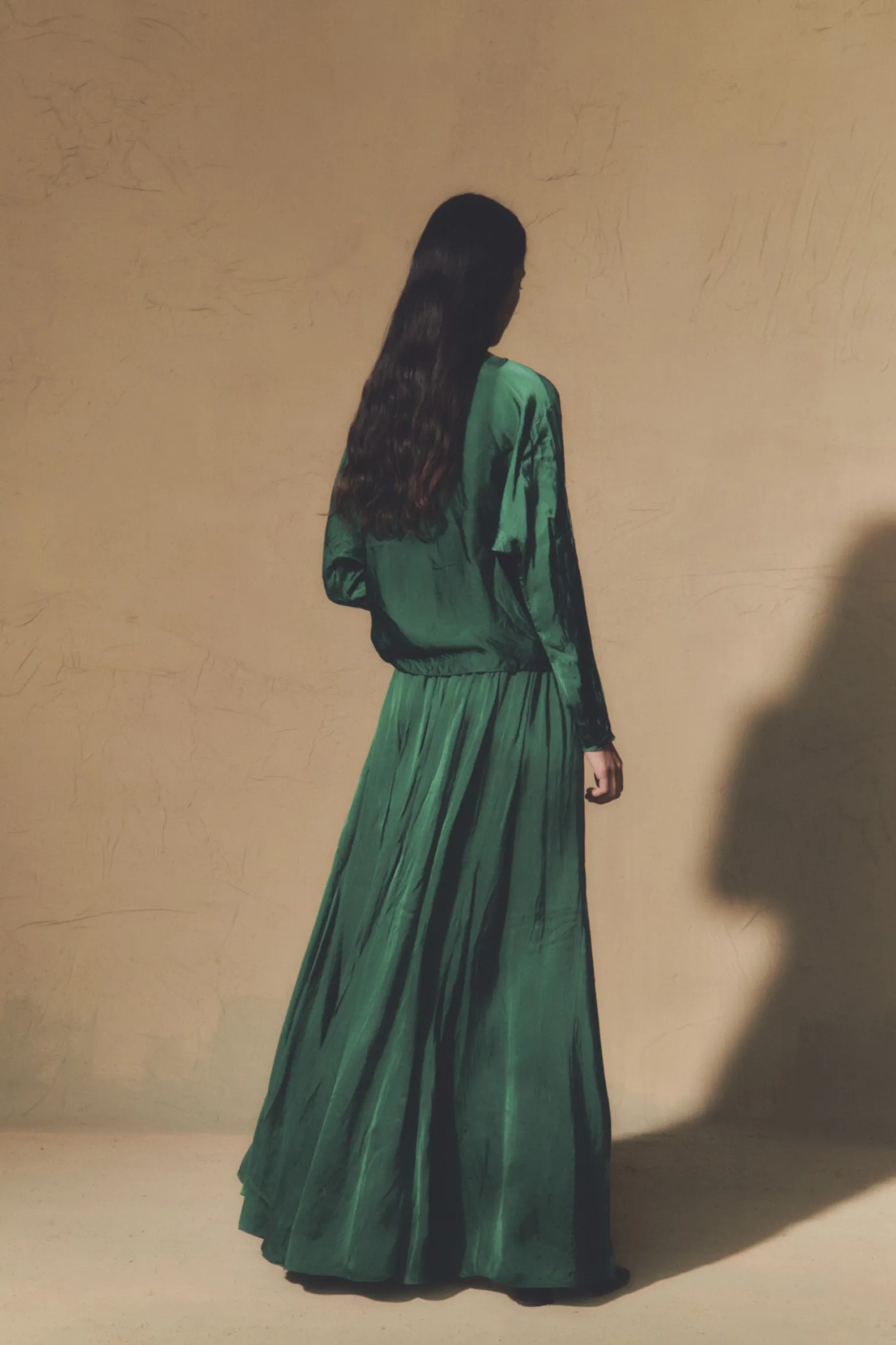 Oona, skirt in emerald green cupro