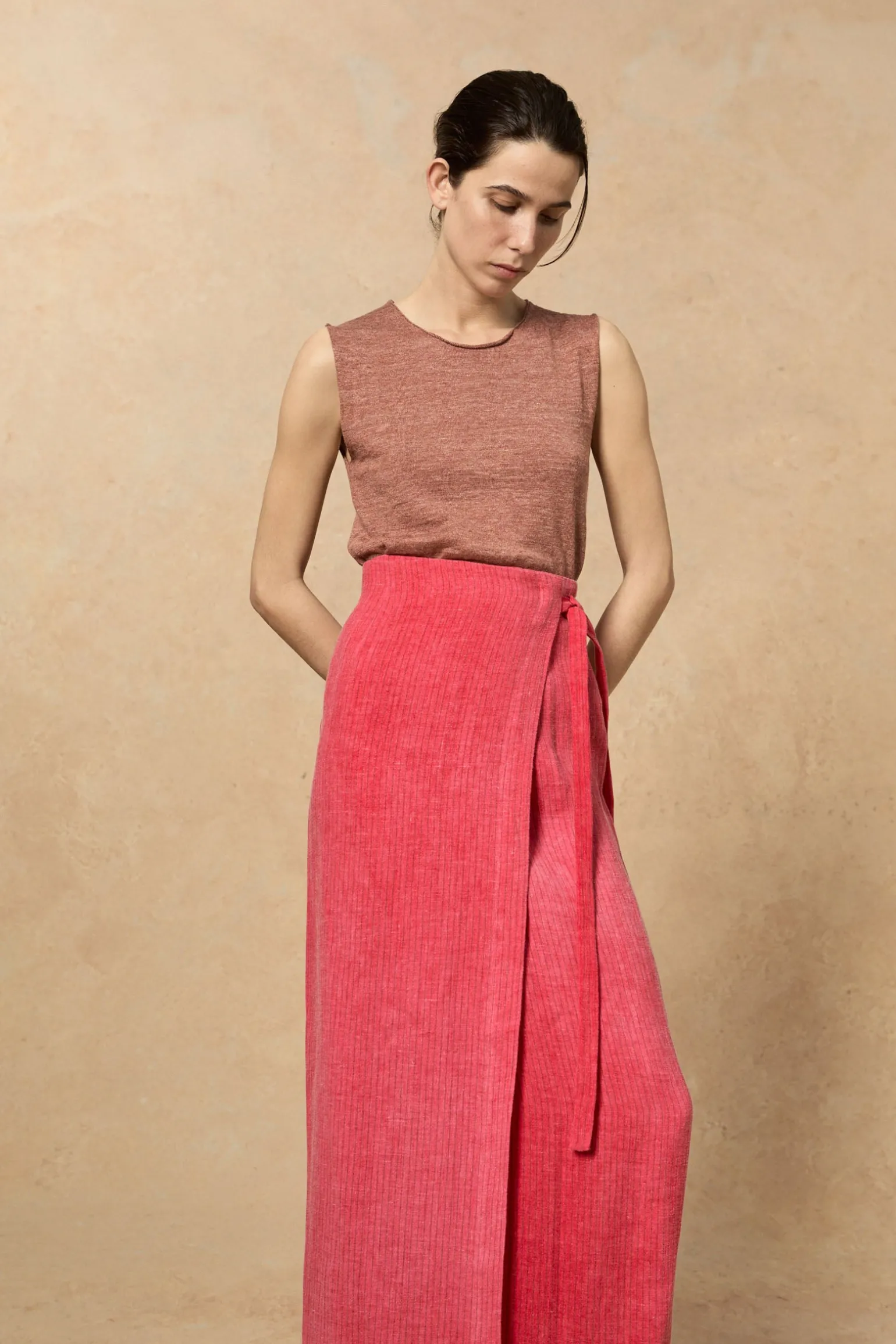 Rinen, clay linen knit vest
