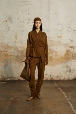 Single, cashmere pants