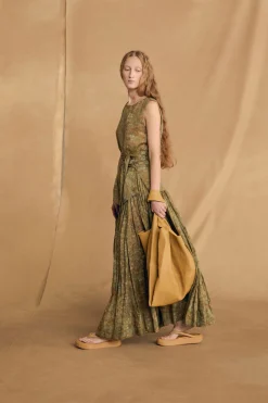 U XL, mustard leather bag