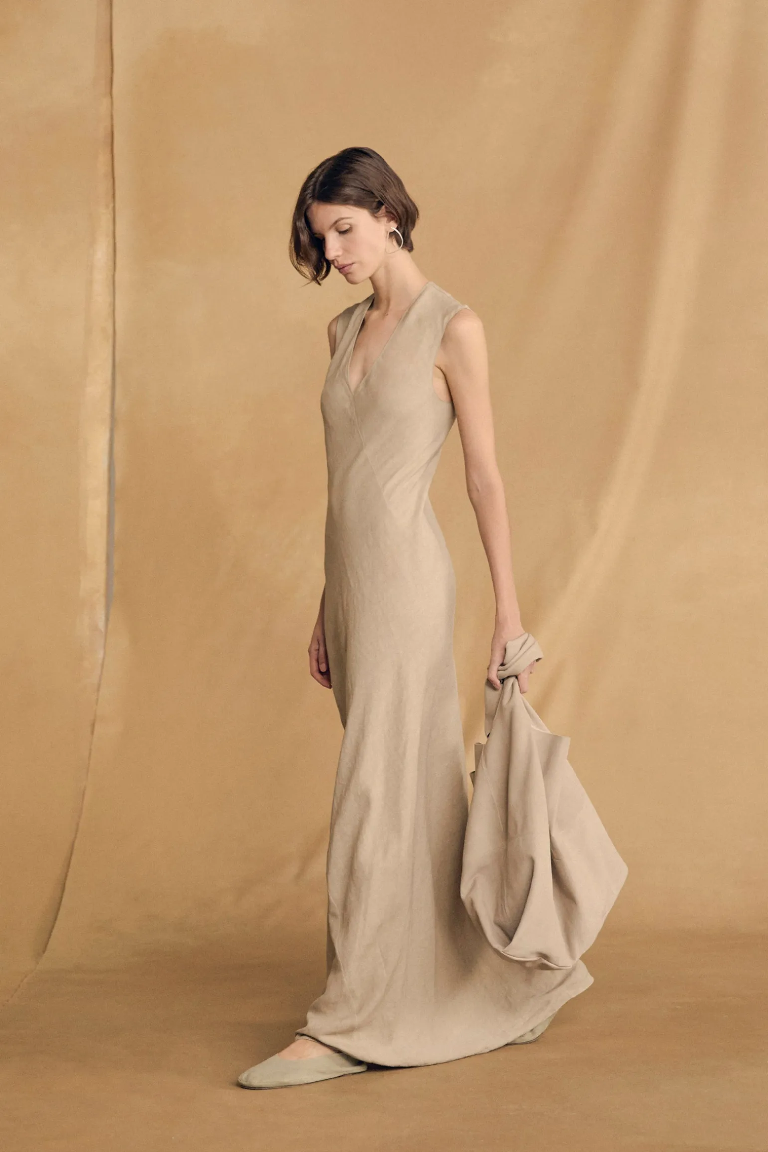 U XL, stone suede bag
